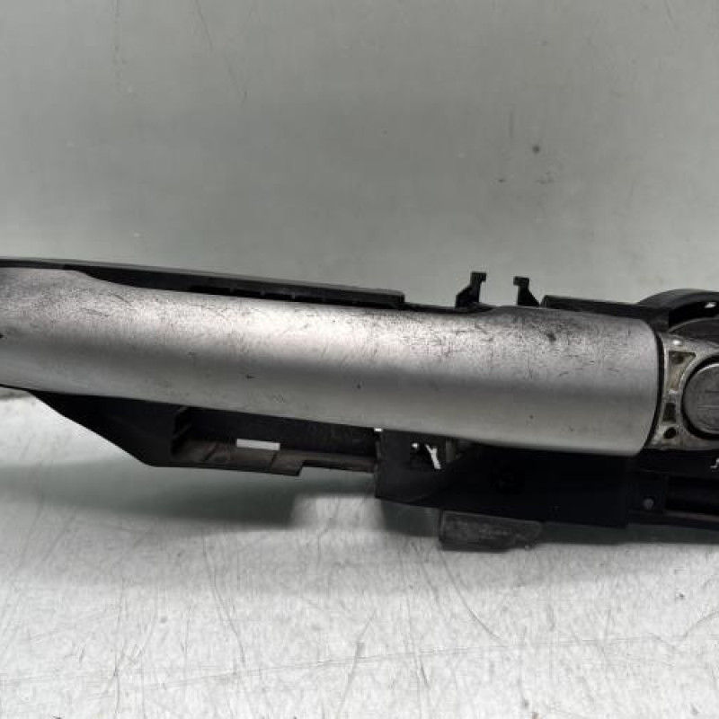 Poignee porte avant gauche RENAULT CLIO 3 Photo n°1