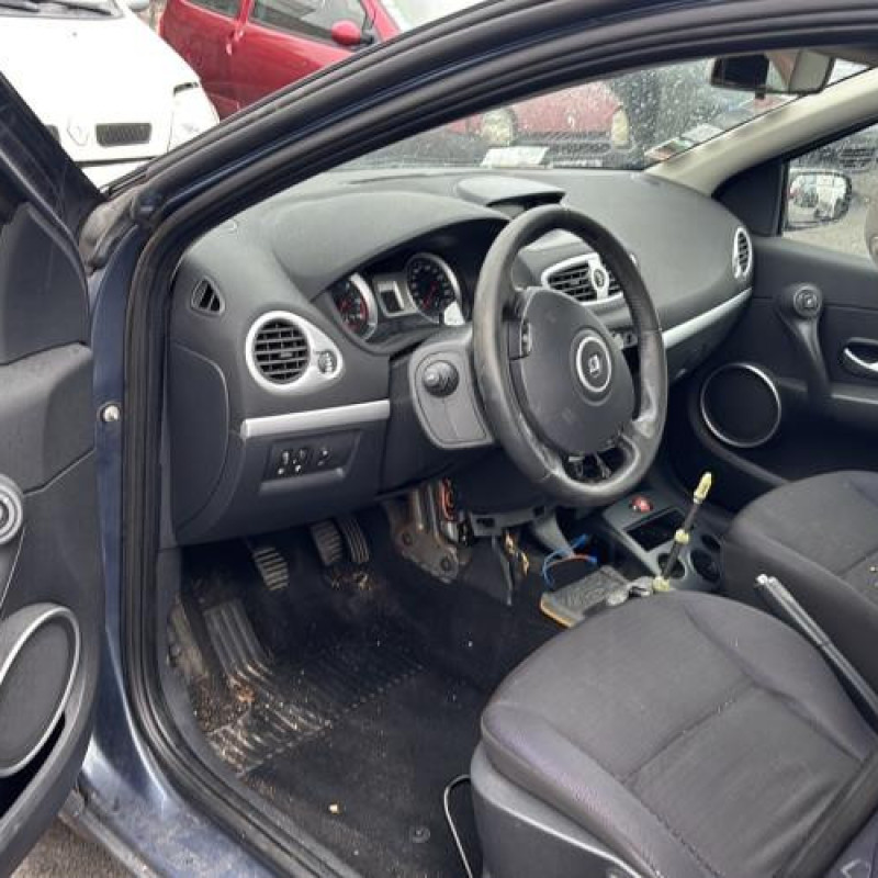 Becquet RENAULT CLIO 3 Photo n°13