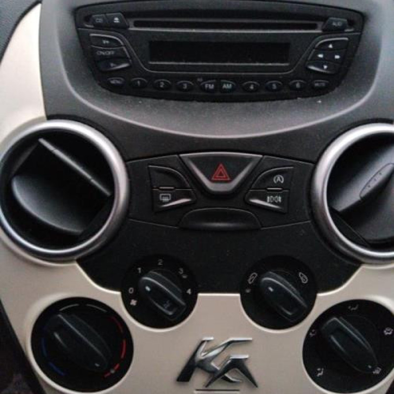 Crochet de remorquage FORD KA 2 Photo n°4