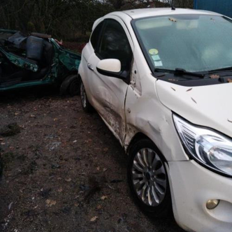 Crochet de remorquage FORD KA 2 Photo n°9