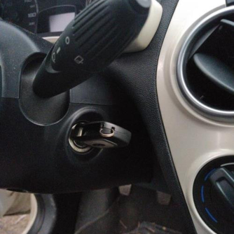 Crochet de remorquage FORD KA 2 Photo n°11