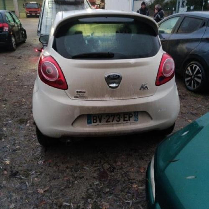 Crochet de remorquage FORD KA 2 Photo n°15