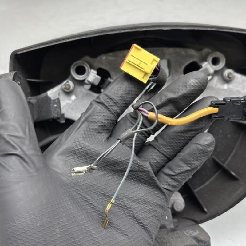 Volant FORD FIESTA 5 Photo n°3