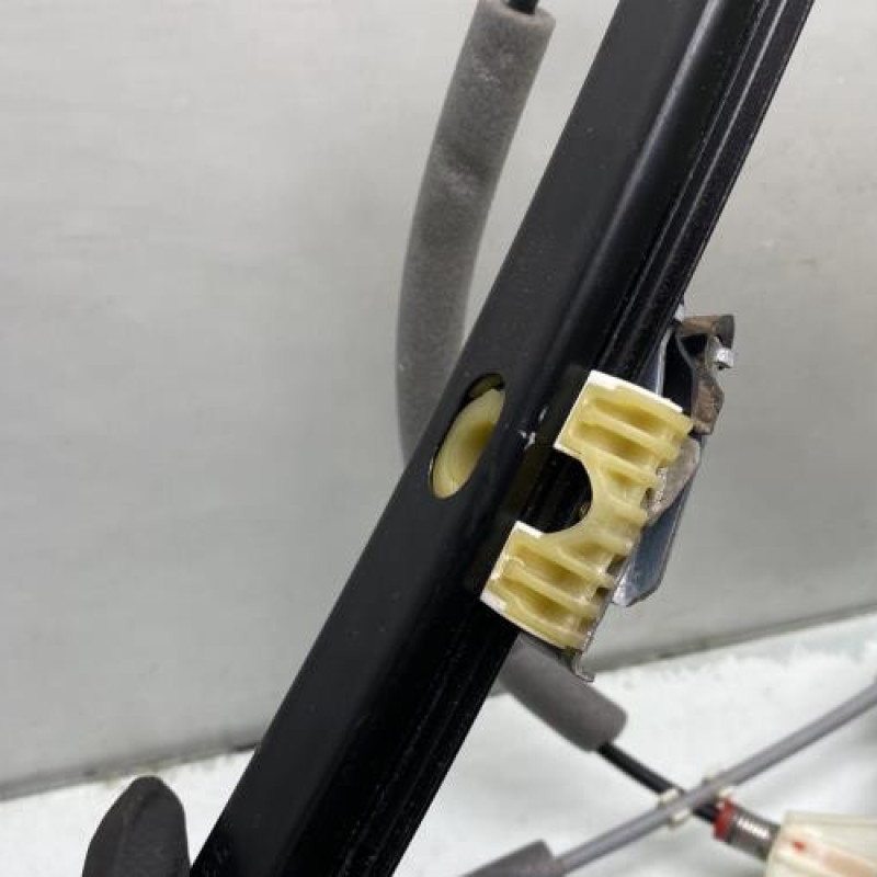 Leve vitre electrique avant droit VOLKSWAGEN POLO 5 Photo n°3