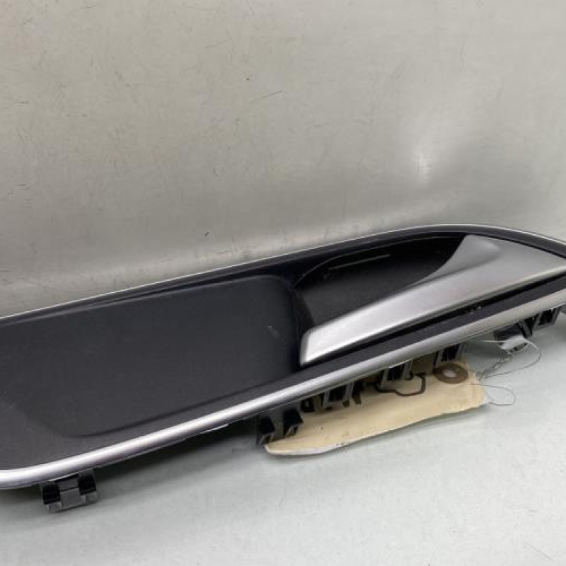 Poignee interieur avant droit MERCEDES CLASSE A 176 Photo n°1