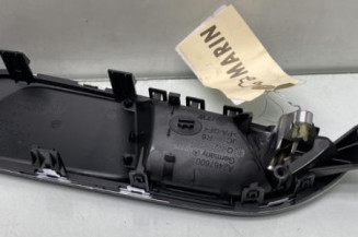Poignee interieur avant droit MERCEDES CLASSE A 176