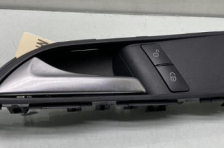 Poignee interieur avant gauche MERCEDES CLASSE A 176 Photo n°1