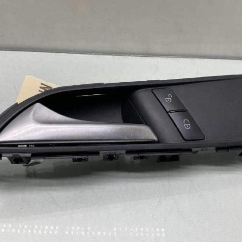 Poignee interieur avant gauche MERCEDES CLASSE A 176 Photo n°1