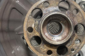 Pivot de moyeu avant droit MERCEDES CLASSE A 176