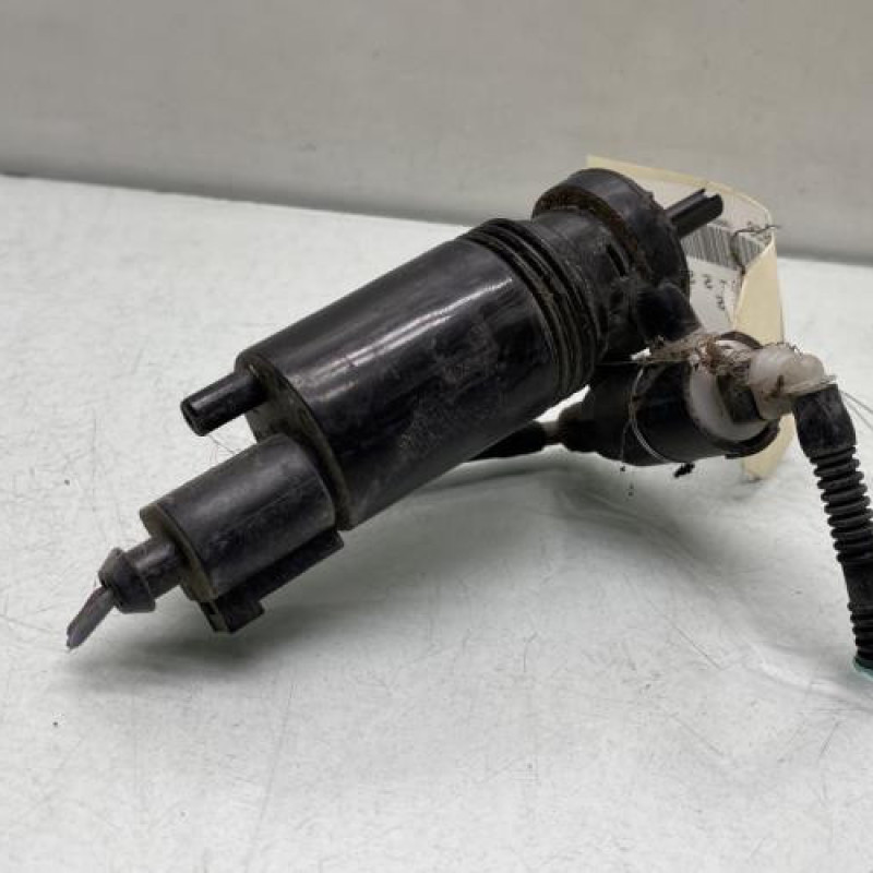 Pompe lave glace avant MERCEDES CLASSE A 176 Photo n°1