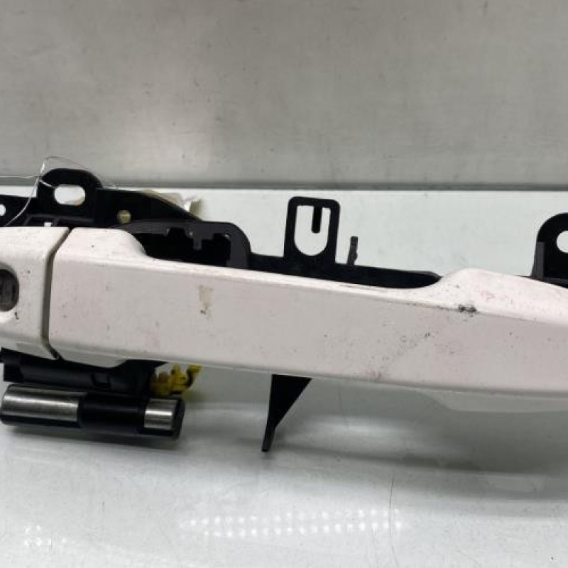 Poignee porte avant gauche TOYOTA YARIS 3 Photo n°1