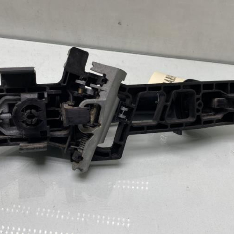 Poignee porte arriere gauche FORD FIESTA 6 Photo n°3