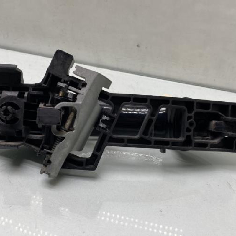 Poignee porte arriere gauche FORD FIESTA 6 Photo n°4