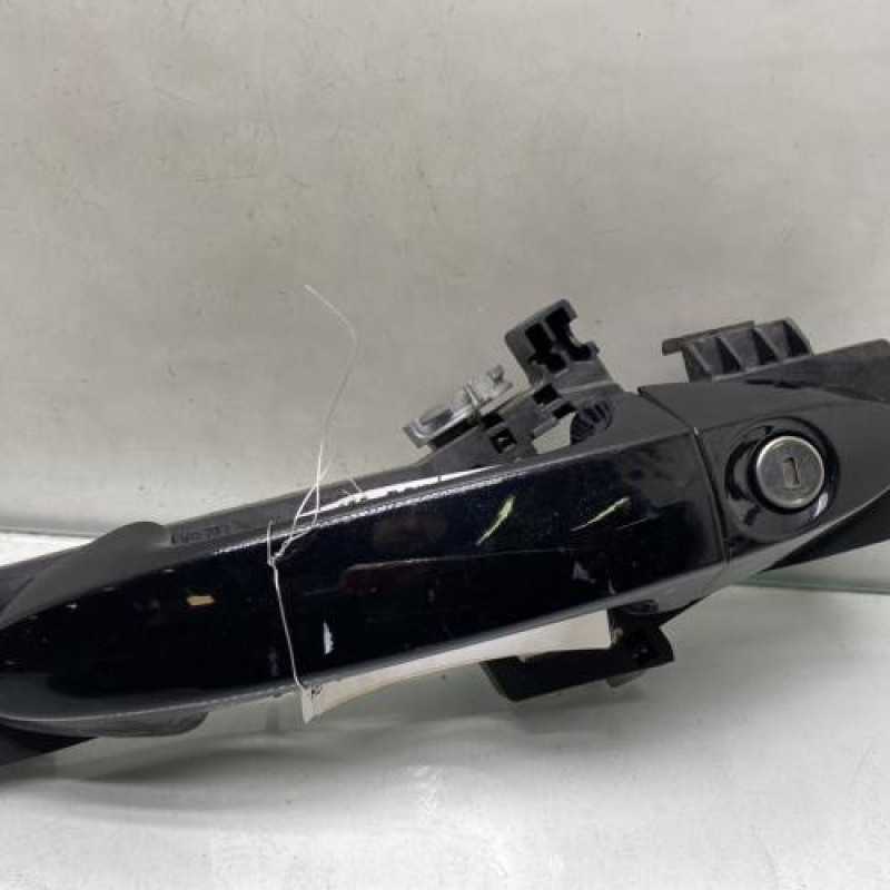 Poignee porte avant gauche FORD FIESTA 6 Photo n°1