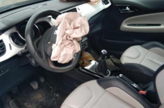 Bouchon de carburant CITROEN DS3