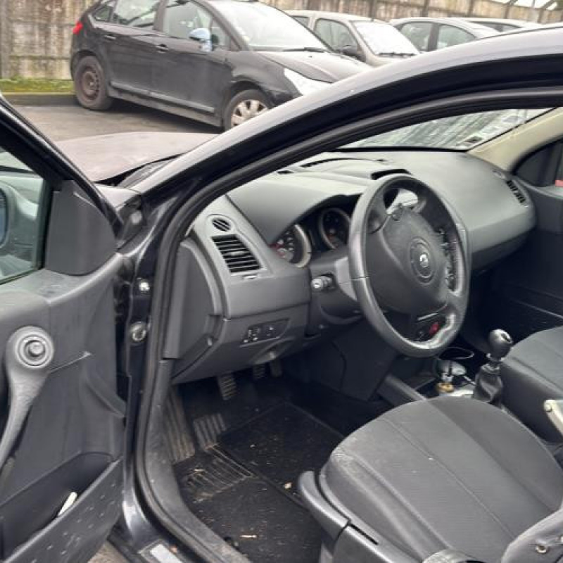 Feu arriere principal gauche (feux) RENAULT MEGANE 2 Photo n°12