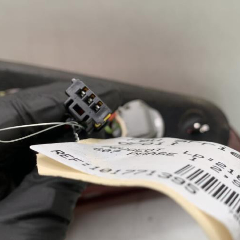 Feu arriere secondaire droit (feux) PEUGEOT 607 Photo n°3