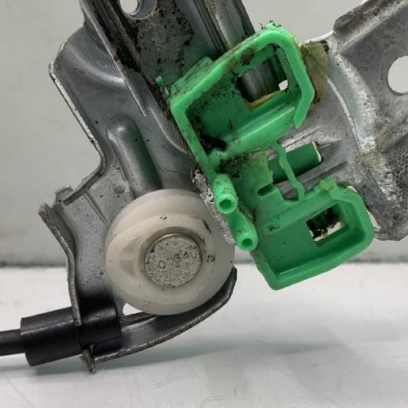 Leve vitre electrique arriere gauche PEUGEOT 607 Photo n°4