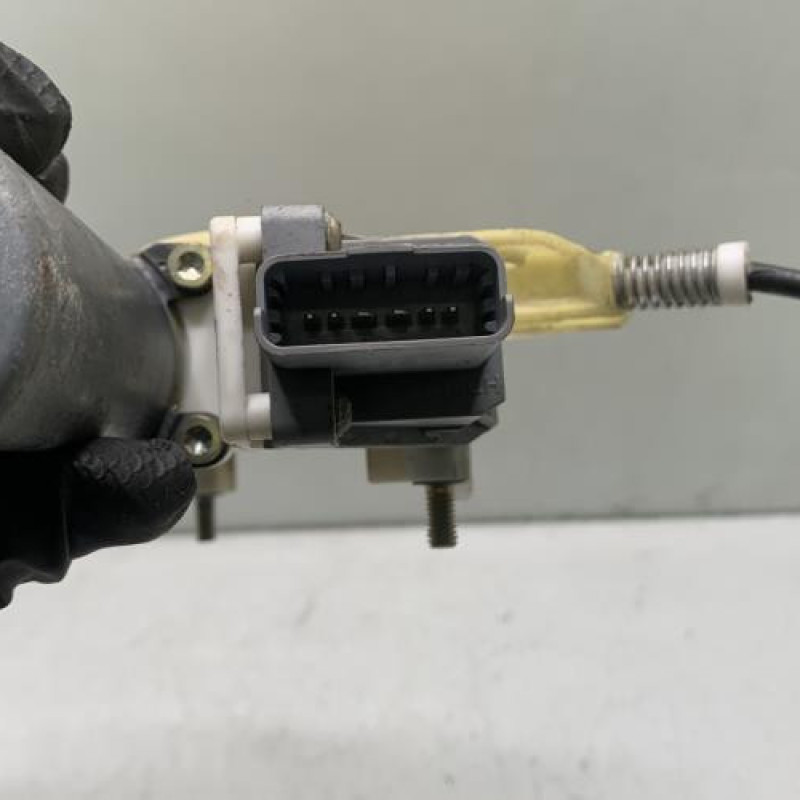 Leve vitre electrique arriere gauche PEUGEOT 607 Photo n°7