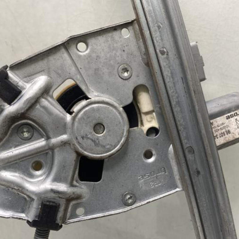 Leve vitre electrique avant droit PEUGEOT 607 Photo n°7