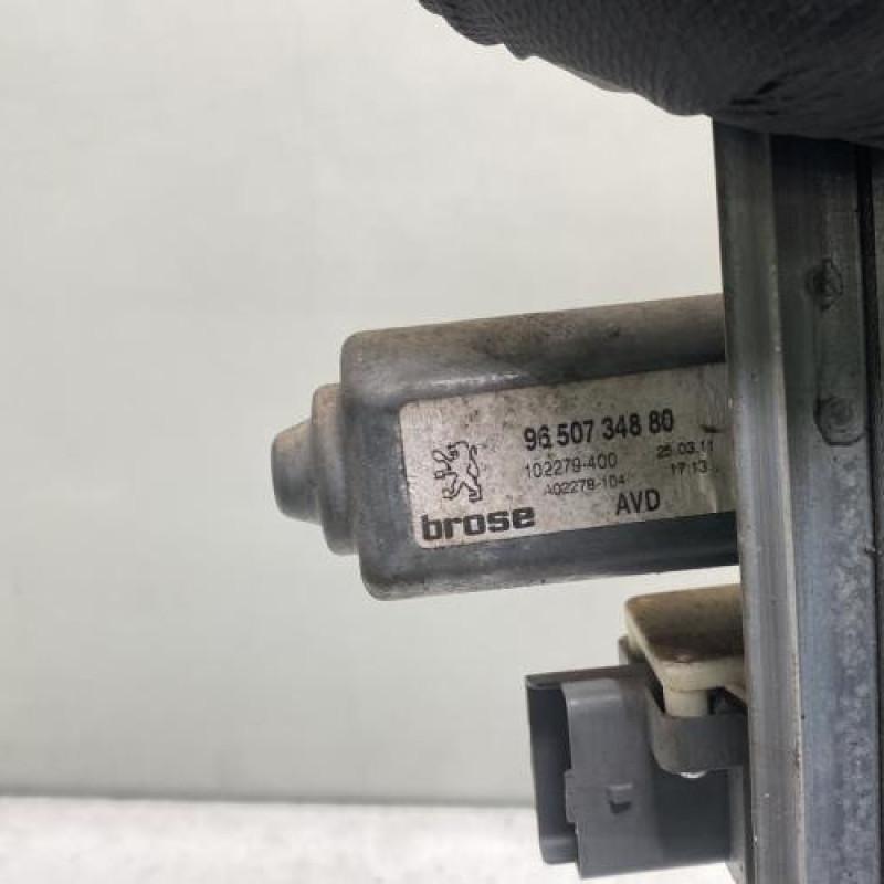 Leve vitre electrique avant droit PEUGEOT 607 Photo n°11