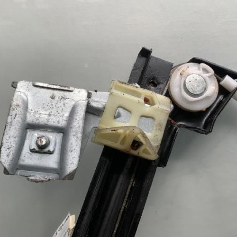 Leve vitre electrique avant gauche PEUGEOT 607 Photo n°4