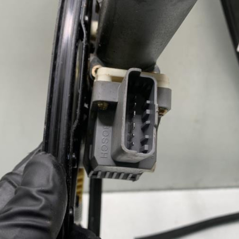 Leve vitre electrique avant gauche PEUGEOT 607 Photo n°8