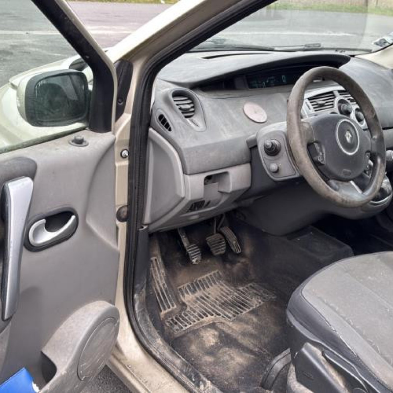 Pare boue arriere droit RENAULT SCENIC 2 Photo n°10