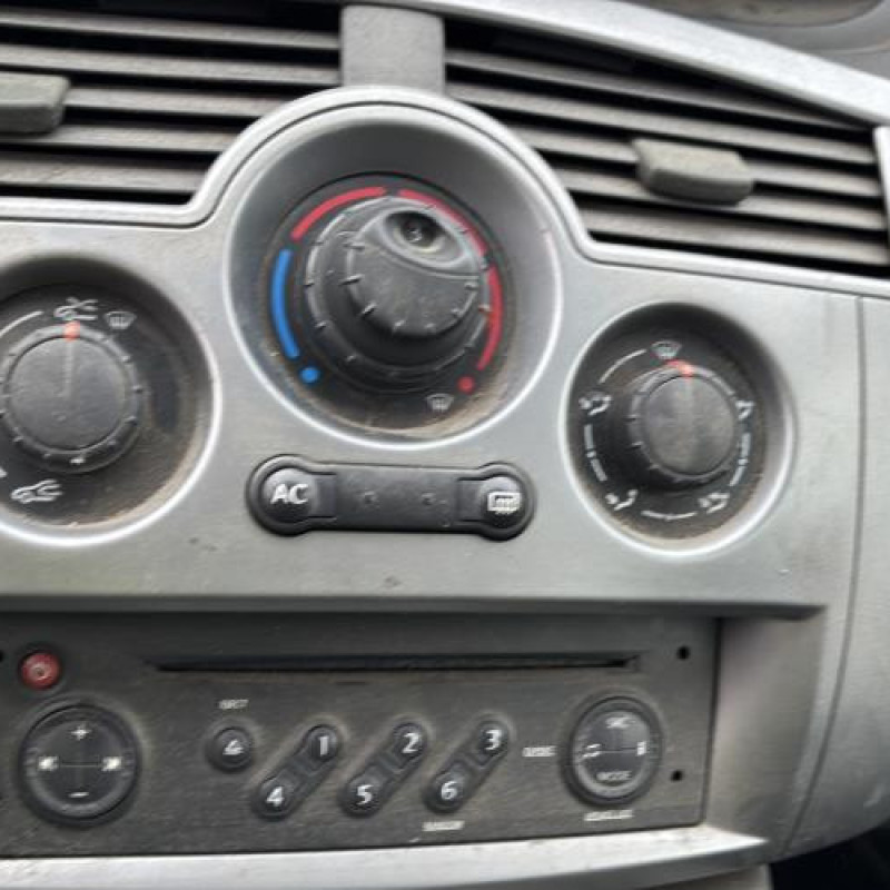 Pare boue arriere droit RENAULT SCENIC 2 Photo n°17