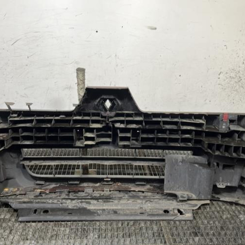 Pare choc avant RENAULT CLIO 2 CAMPUS Photo n°5