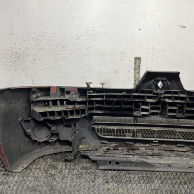 Pare choc avant RENAULT CLIO 2 CAMPUS Photo n°6