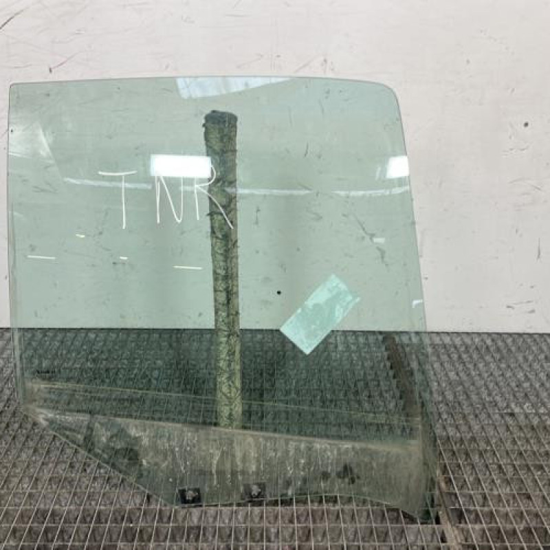 Vitre arriere droit RENAULT CLIO 2 CAMPUS Photo n°1