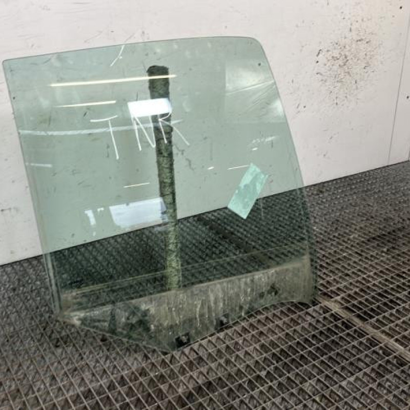 Vitre arriere droit RENAULT CLIO 2 CAMPUS Photo n°2