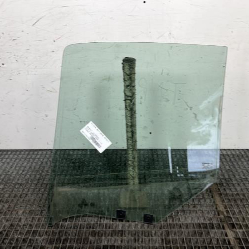 Vitre arriere droit RENAULT CLIO 2 CAMPUS Photo n°4