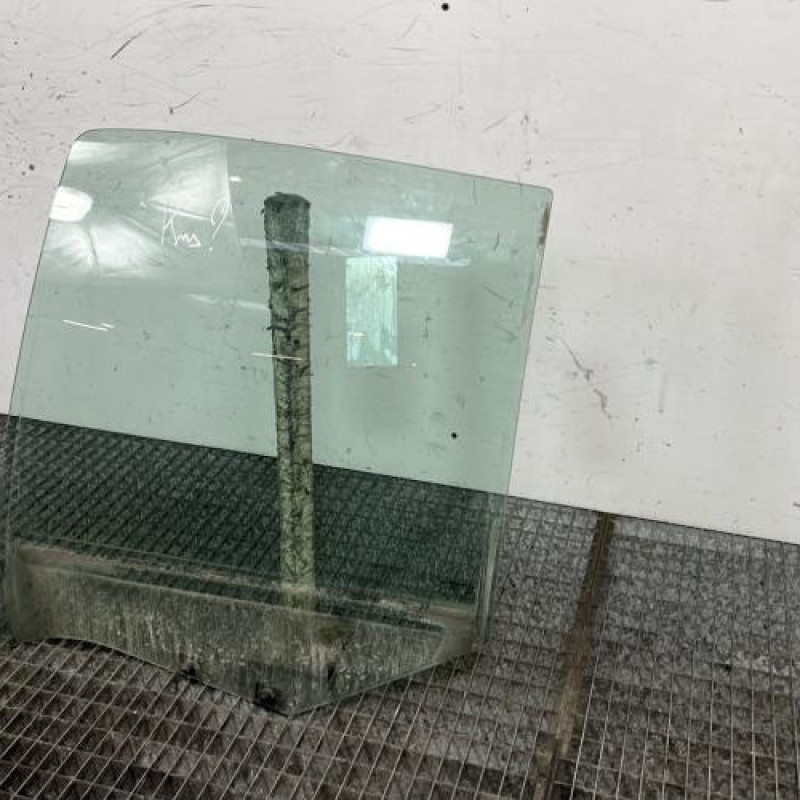 Vitre arriere gauche RENAULT CLIO 2 CAMPUS Photo n°3