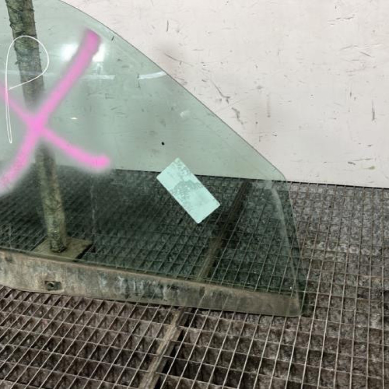 Vitre avant droit RENAULT CLIO 2 CAMPUS Photo n°2