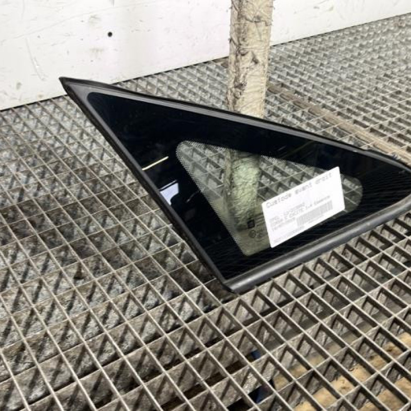 Custode avant droit OPEL CORSA E Photo n°3