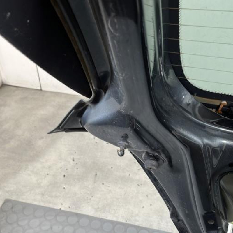 Malle/Hayon arriere OPEL CORSA E Photo n°9