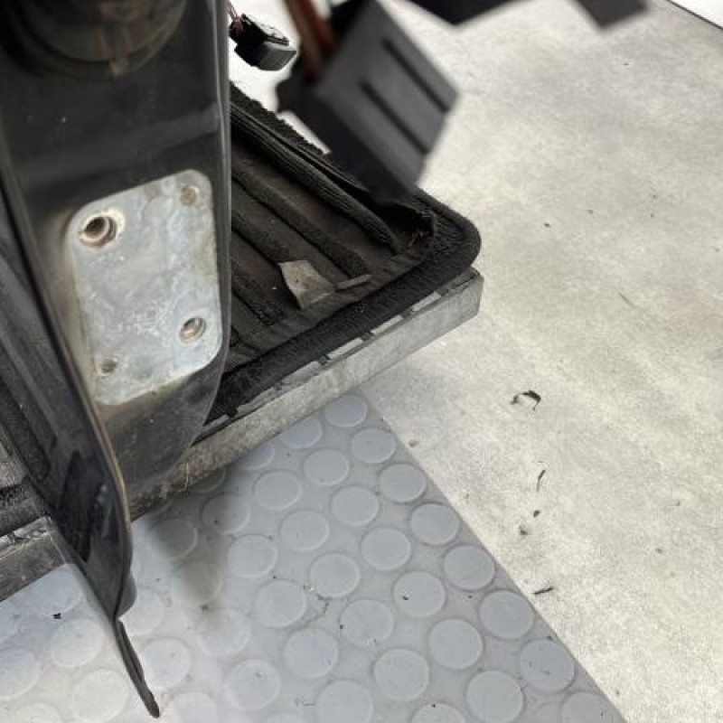 Porte avant droit VOLKSWAGEN POLO 4 Photo n°3