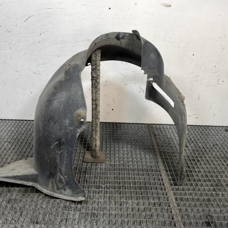 Pare boue avant droit VOLKSWAGEN POLO 4 Photo n°1