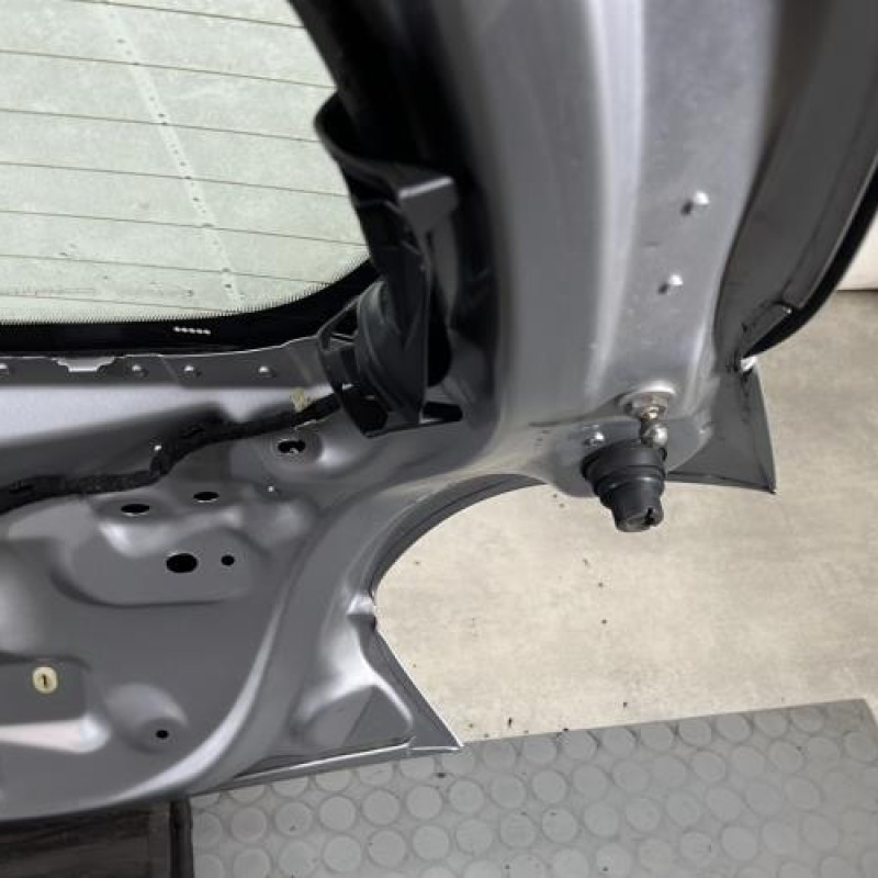 Malle/Hayon arriere PEUGEOT 208 1 Photo n°9