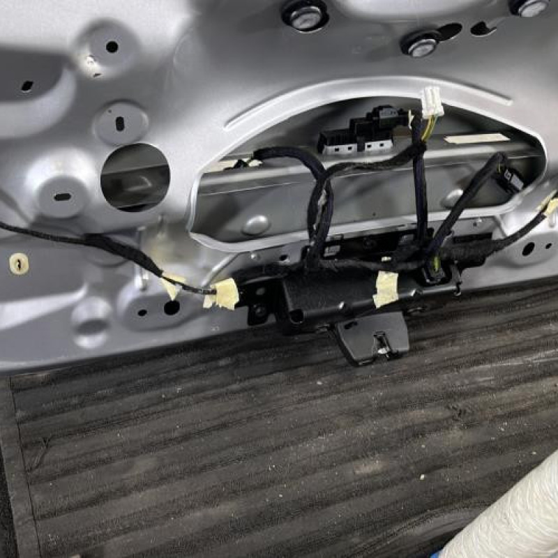 Malle/Hayon arriere PEUGEOT 208 1 Photo n°11