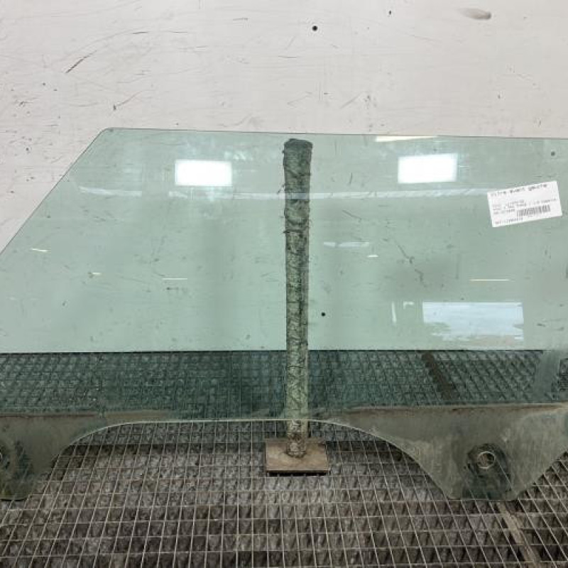 Vitre avant gauche MINI MINI 2 R56 Photo n°1