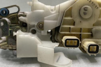 Serrure avant gauche HONDA CIVIC 7 Photo n°1