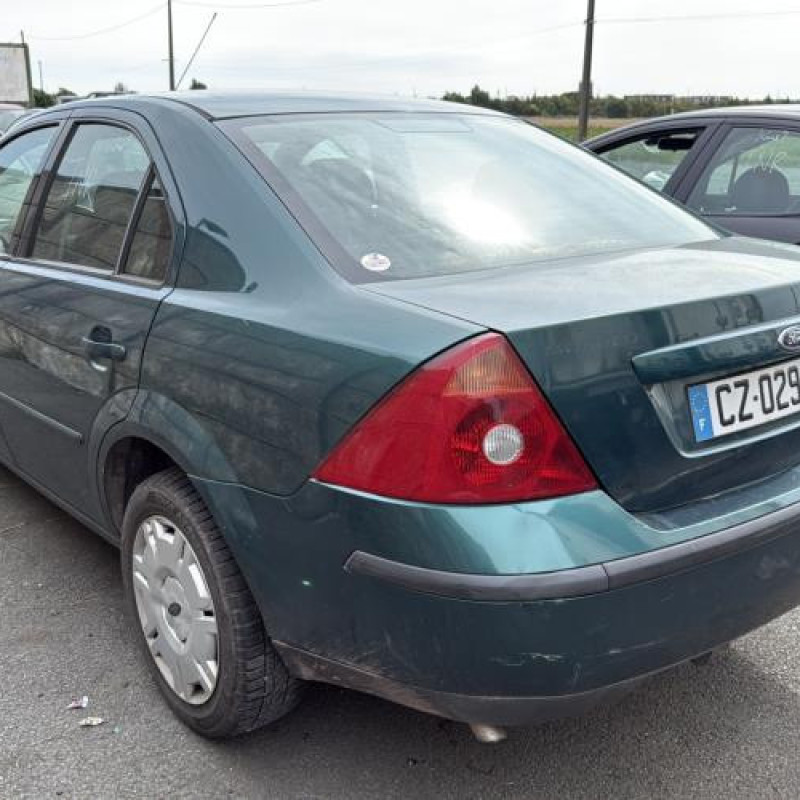 Pare boue avant droit FORD MONDEO 2 Photo n°8