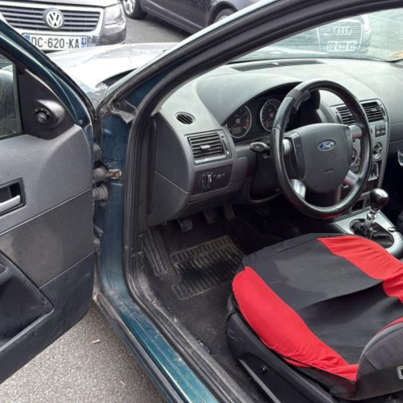 Pare boue avant gauche FORD MONDEO 2 Photo n°10