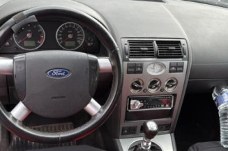 Pare boue avant gauche FORD MONDEO 2