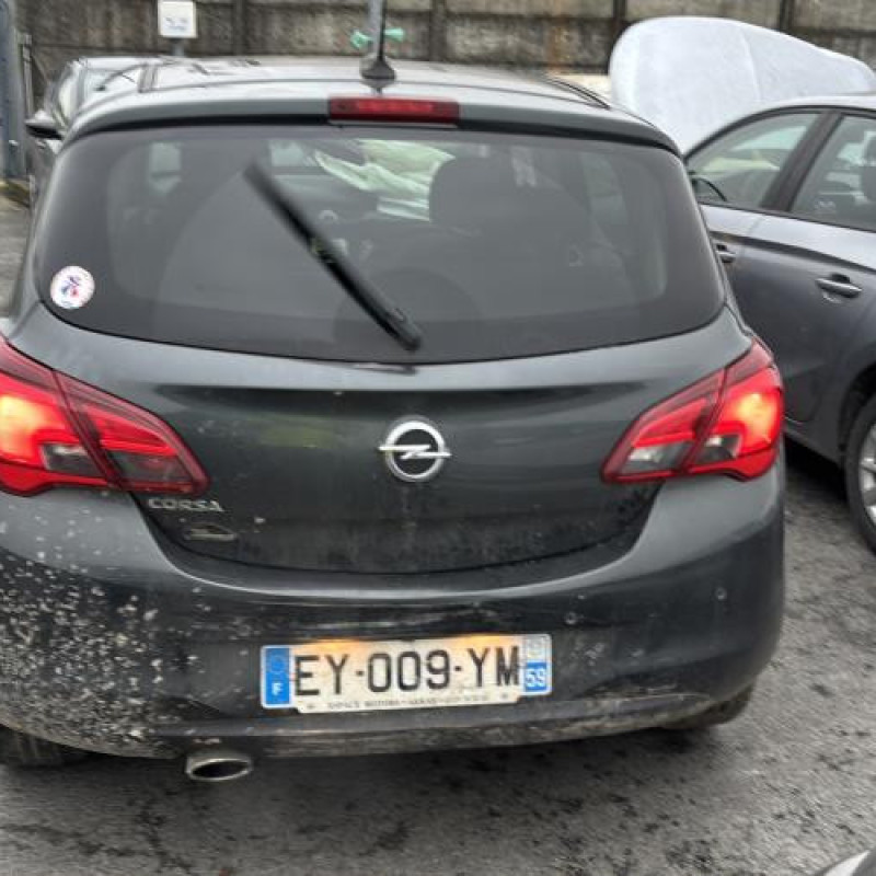 Pare boue avant gauche OPEL CORSA E Photo n°9