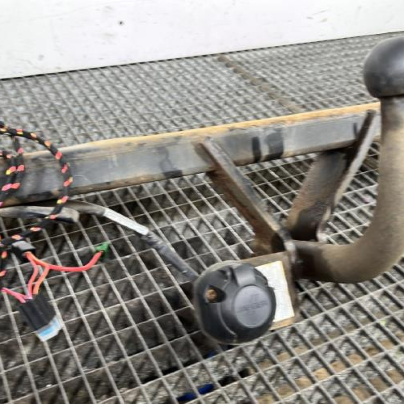 Attelage (boule de remorquage) PEUGEOT 208 1 Photo n°4