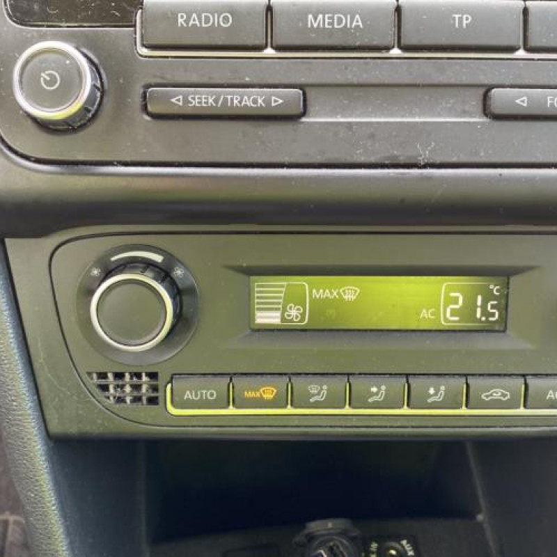 Commande chauffage VOLKSWAGEN POLO 5 Photo n°17
